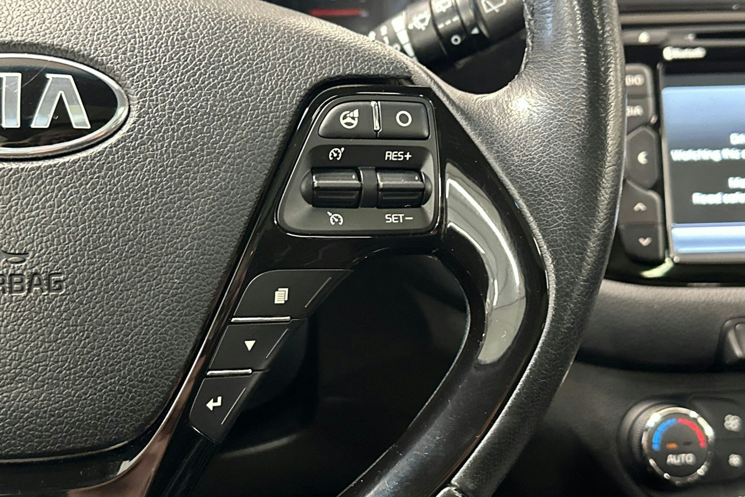 ruskea (beige) Kia cee´d 2014 kuva 17.