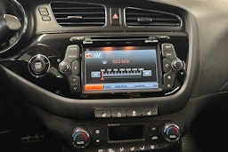 ruskea (beige) Kia cee´d 2014 kuva 18.