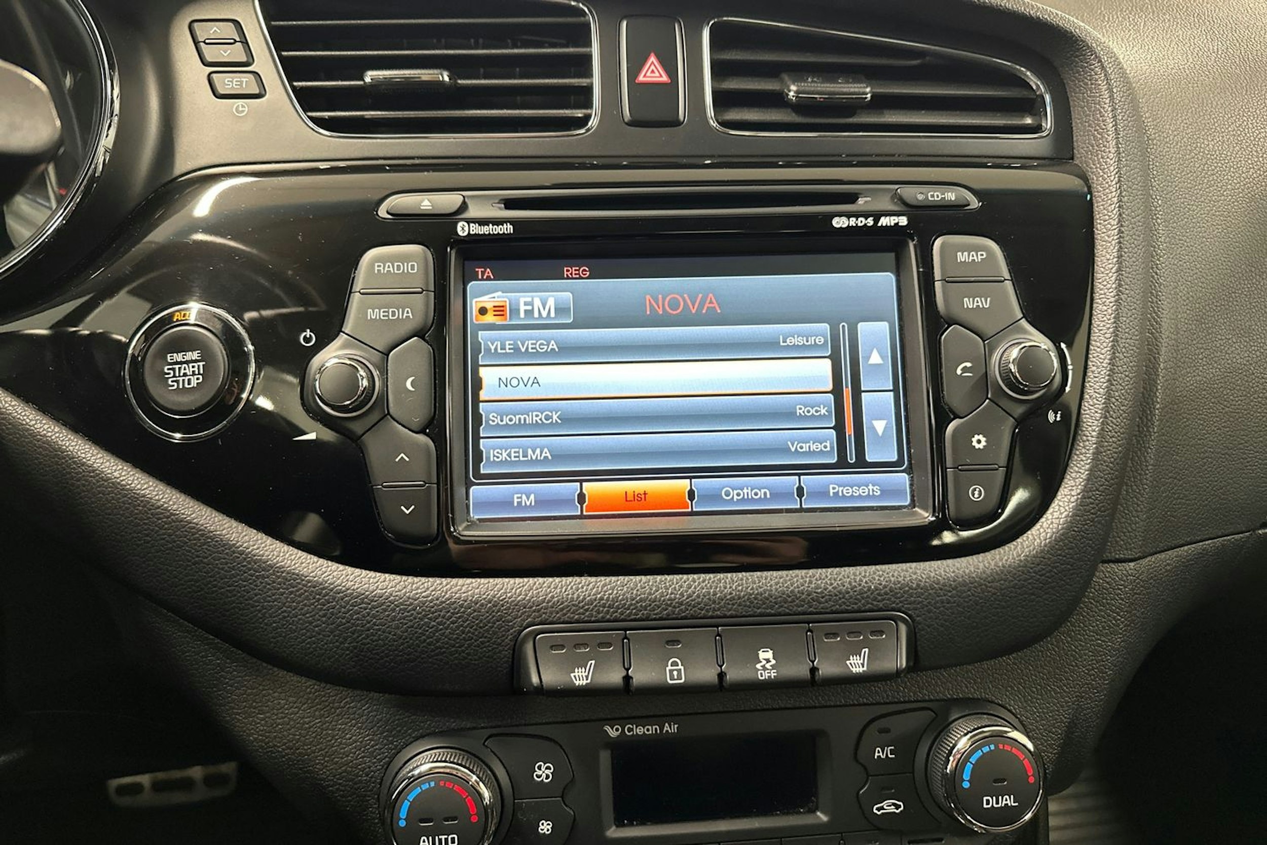 ruskea (beige) Kia cee´d 2014 kuva 19.