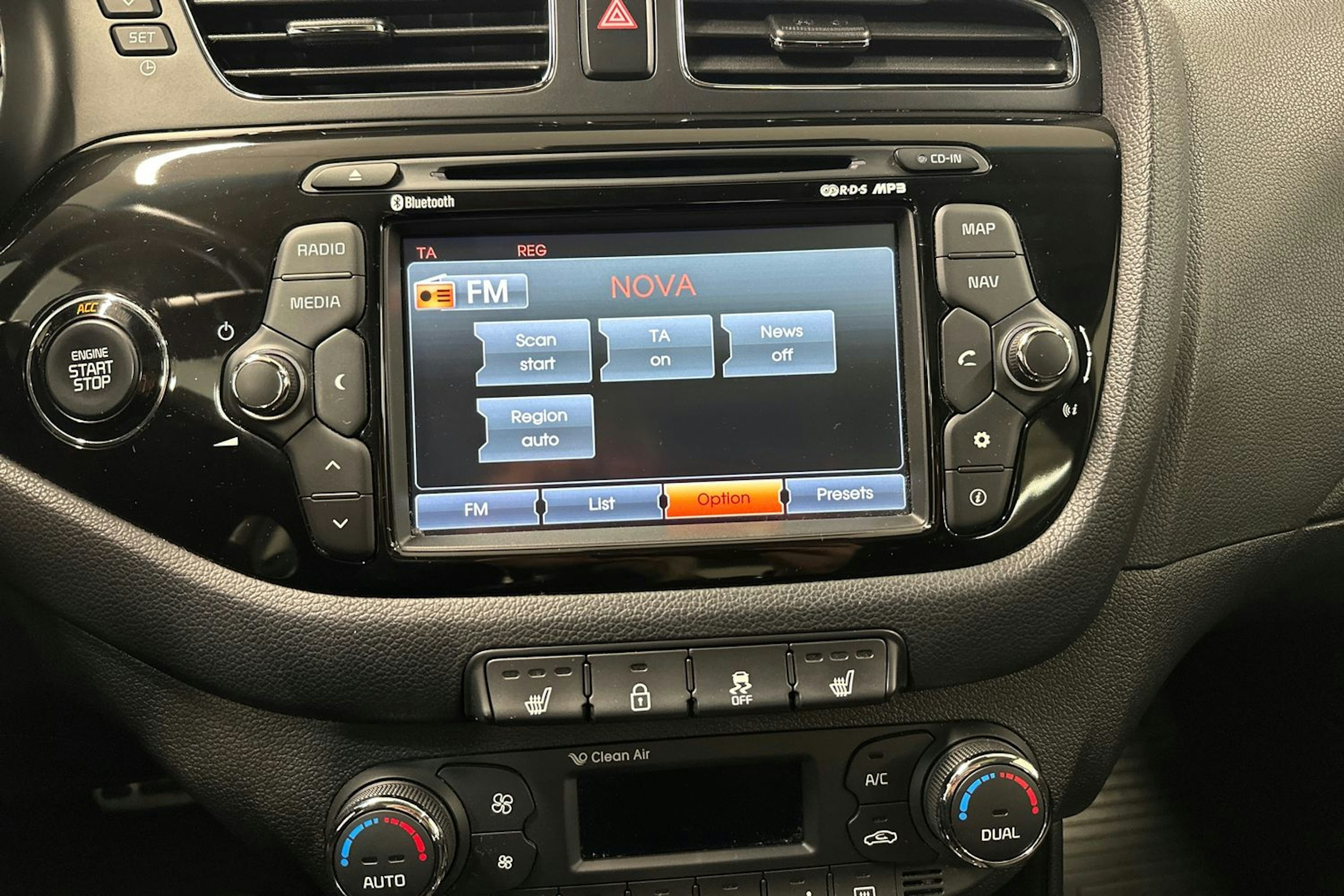 ruskea (beige) Kia cee´d 2014 kuva 20.
