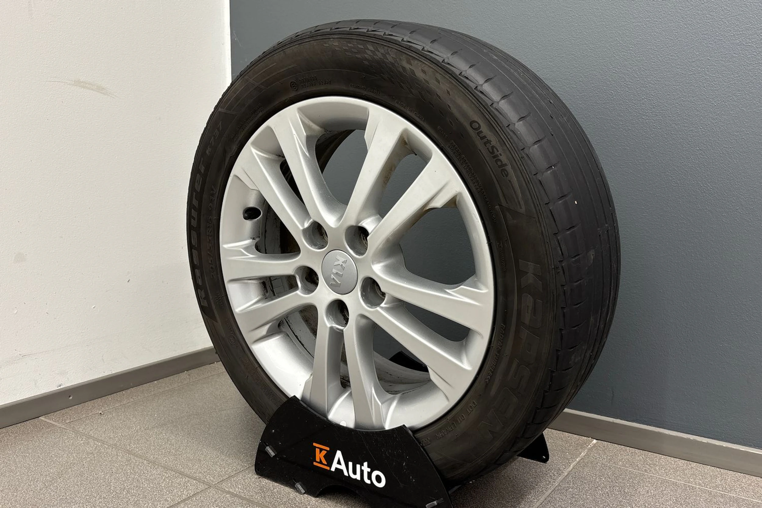 valkoinen Kia Ceed 2014 kuva 10.