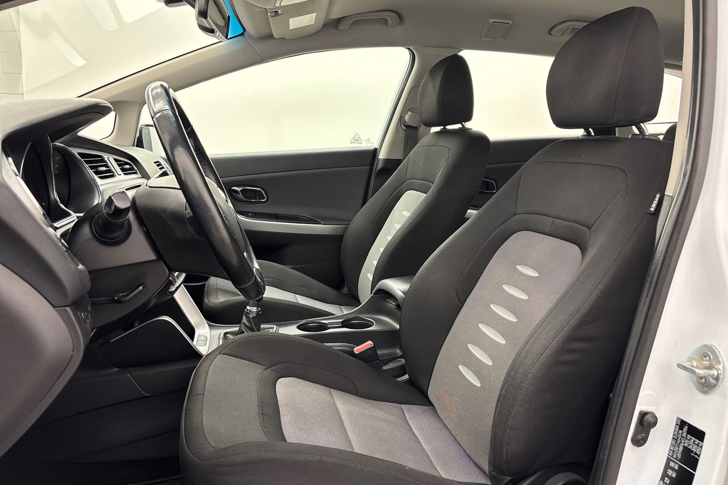 valkoinen Kia Ceed 2014 kuva 11.