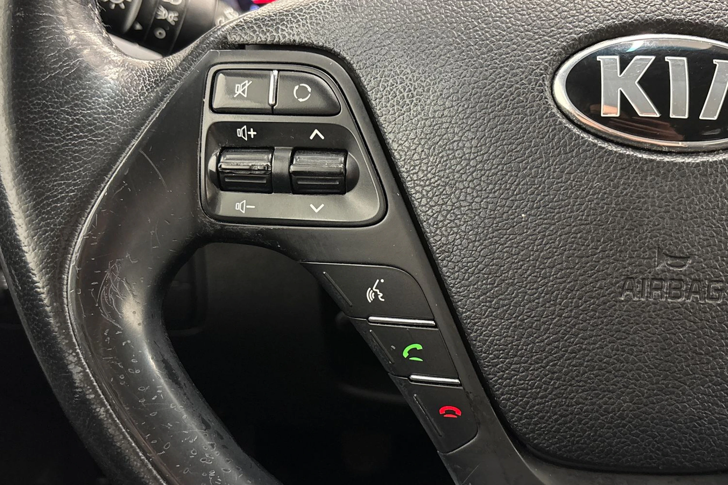 valkoinen Kia Ceed 2014 kuva 13.