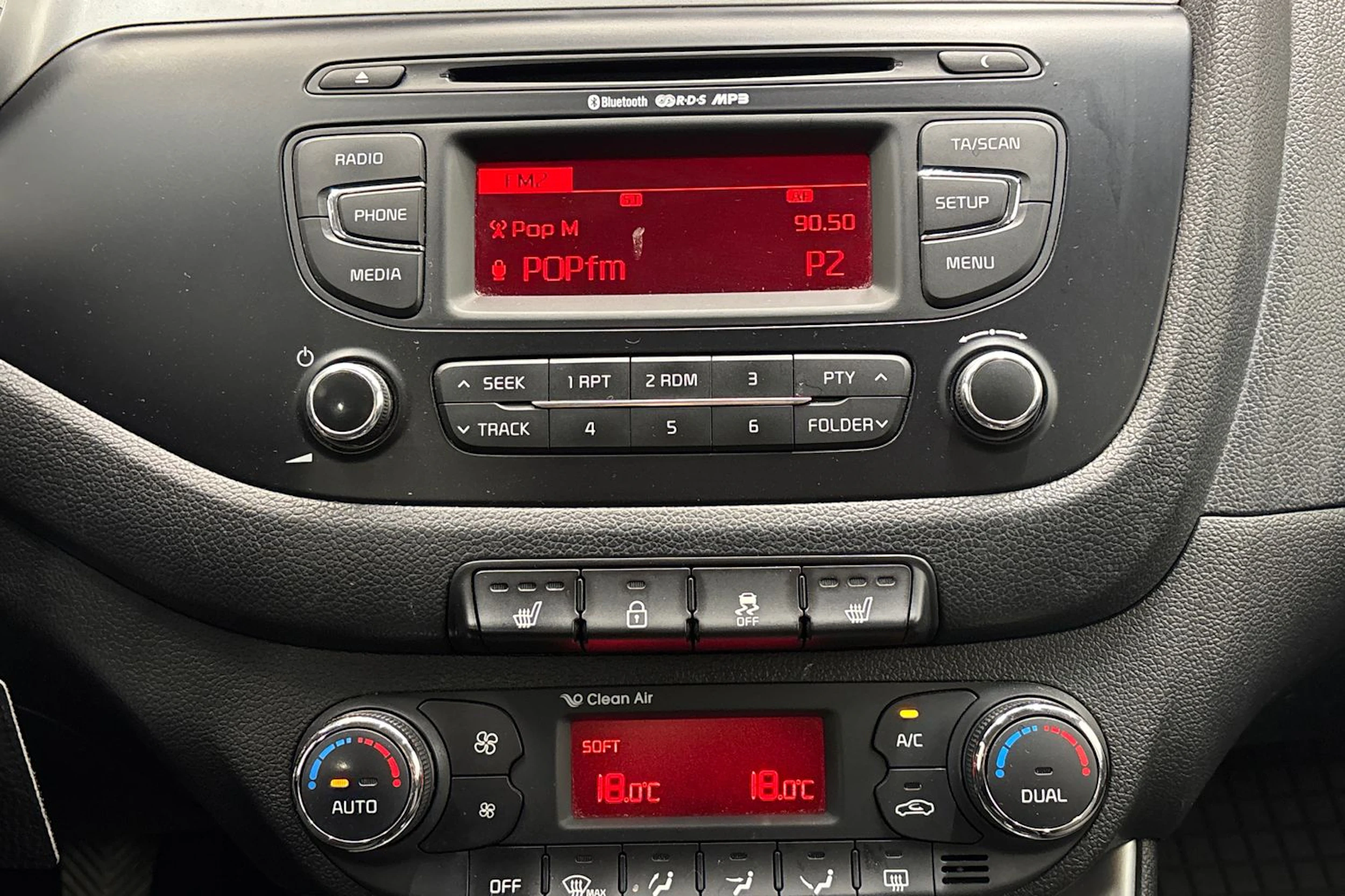 valkoinen Kia Ceed 2014 kuva 17.