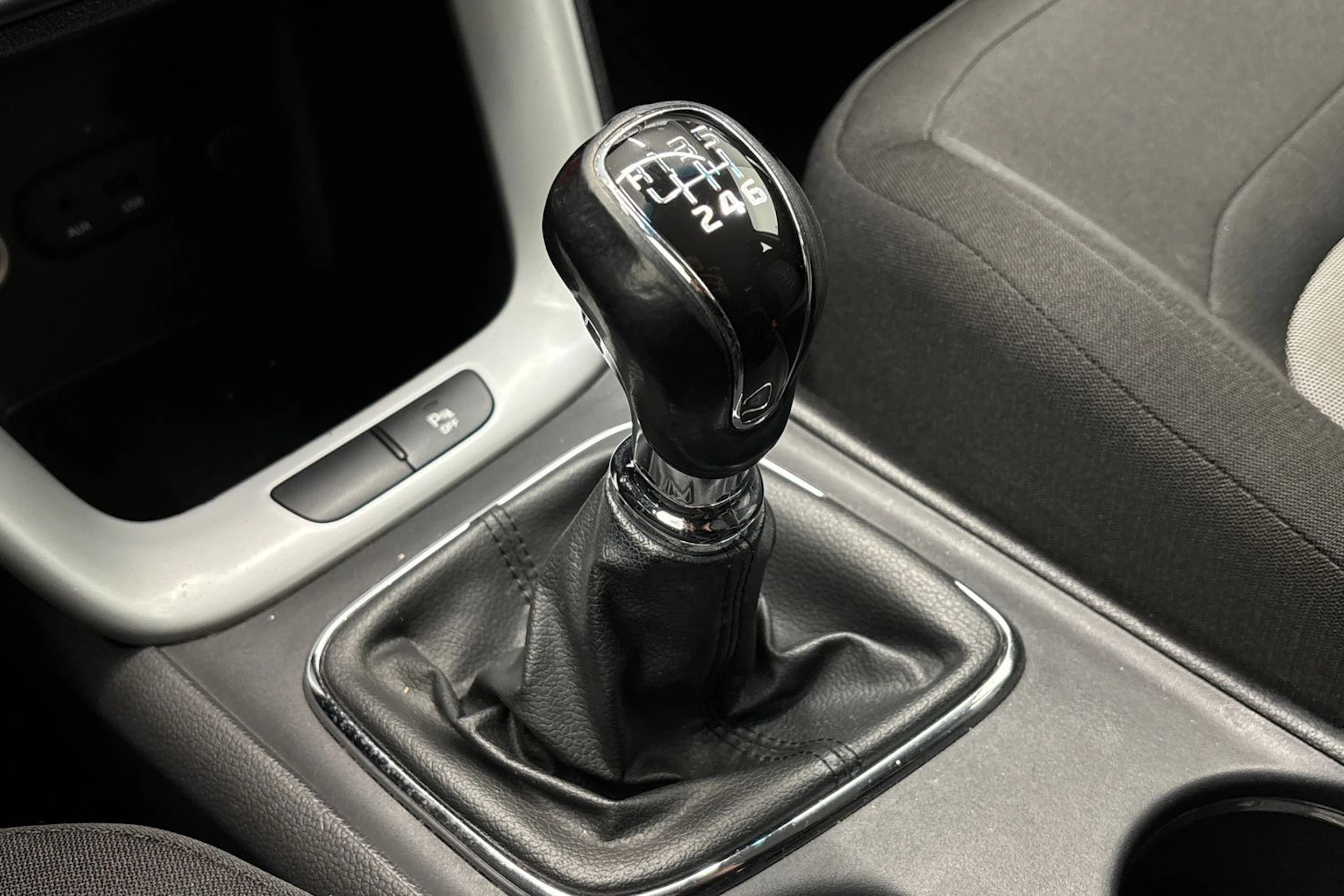 valkoinen Kia Ceed 2014 kuva 18.
