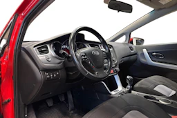 punainen Kia Ceed 2014 kuva 6.