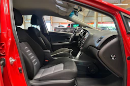 punainen Kia Ceed 2014 kuva 11.