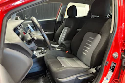 punainen Kia Ceed 2014 kuva 12.