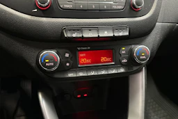 punainen Kia Ceed 2014 kuva 16.