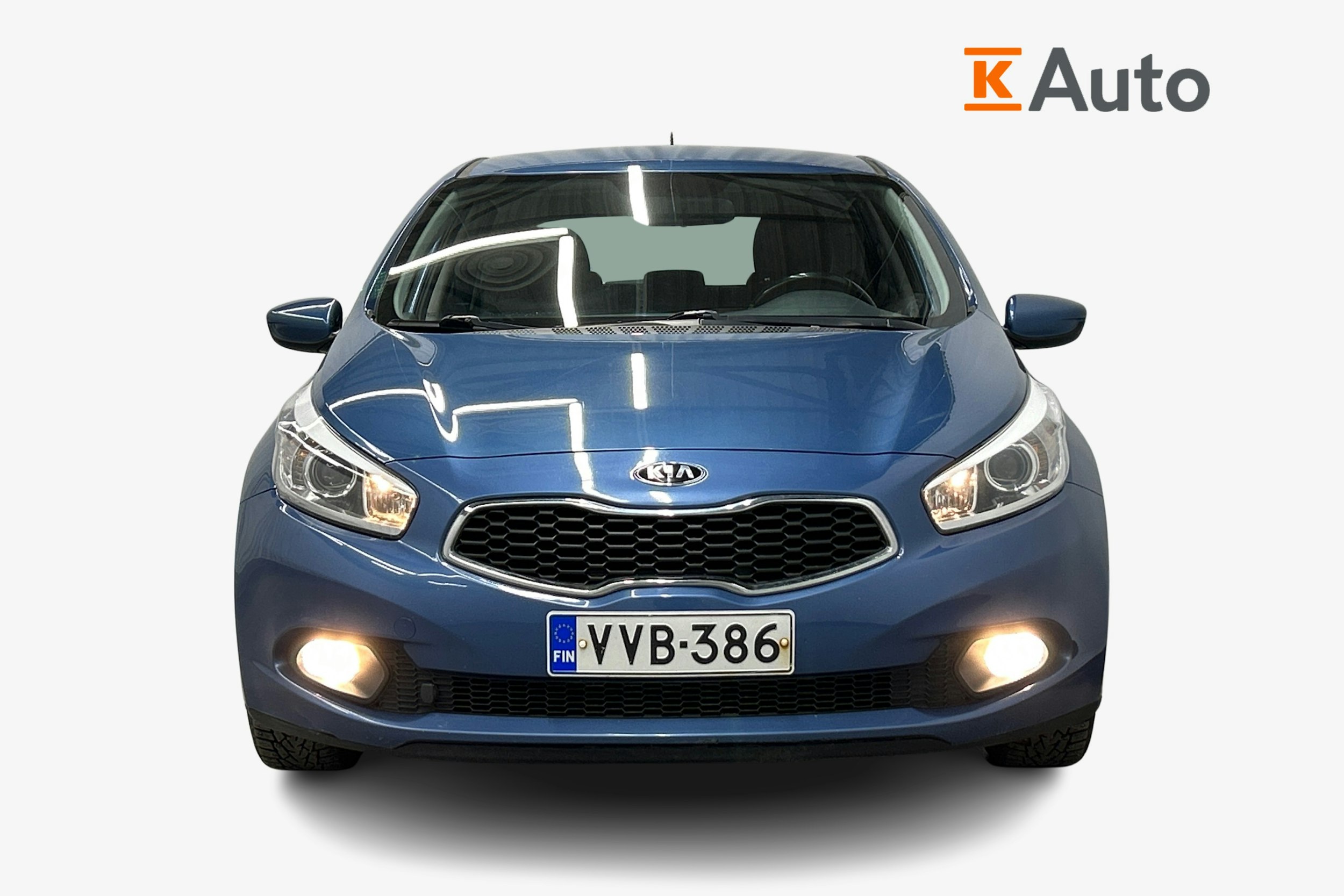 sininen Kia cee´d 2014 kuva 4.