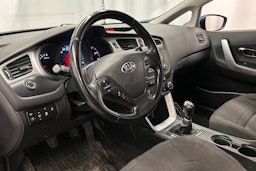 sininen Kia cee´d 2014 kuva 6.