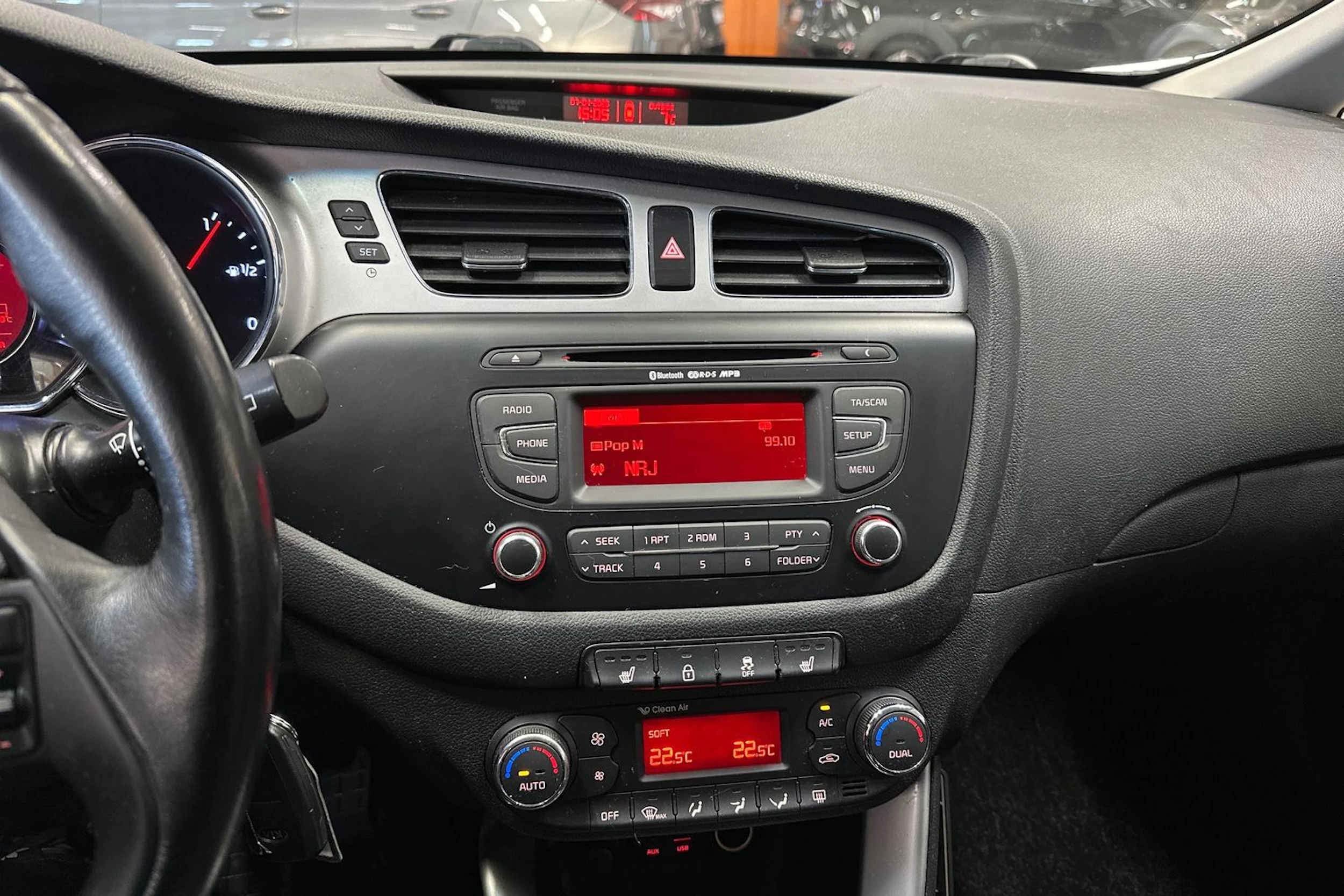valkoinen Kia Ceed 2015 kuva 13.