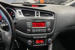 valkoinen Kia Ceed 2015 kuva 13.