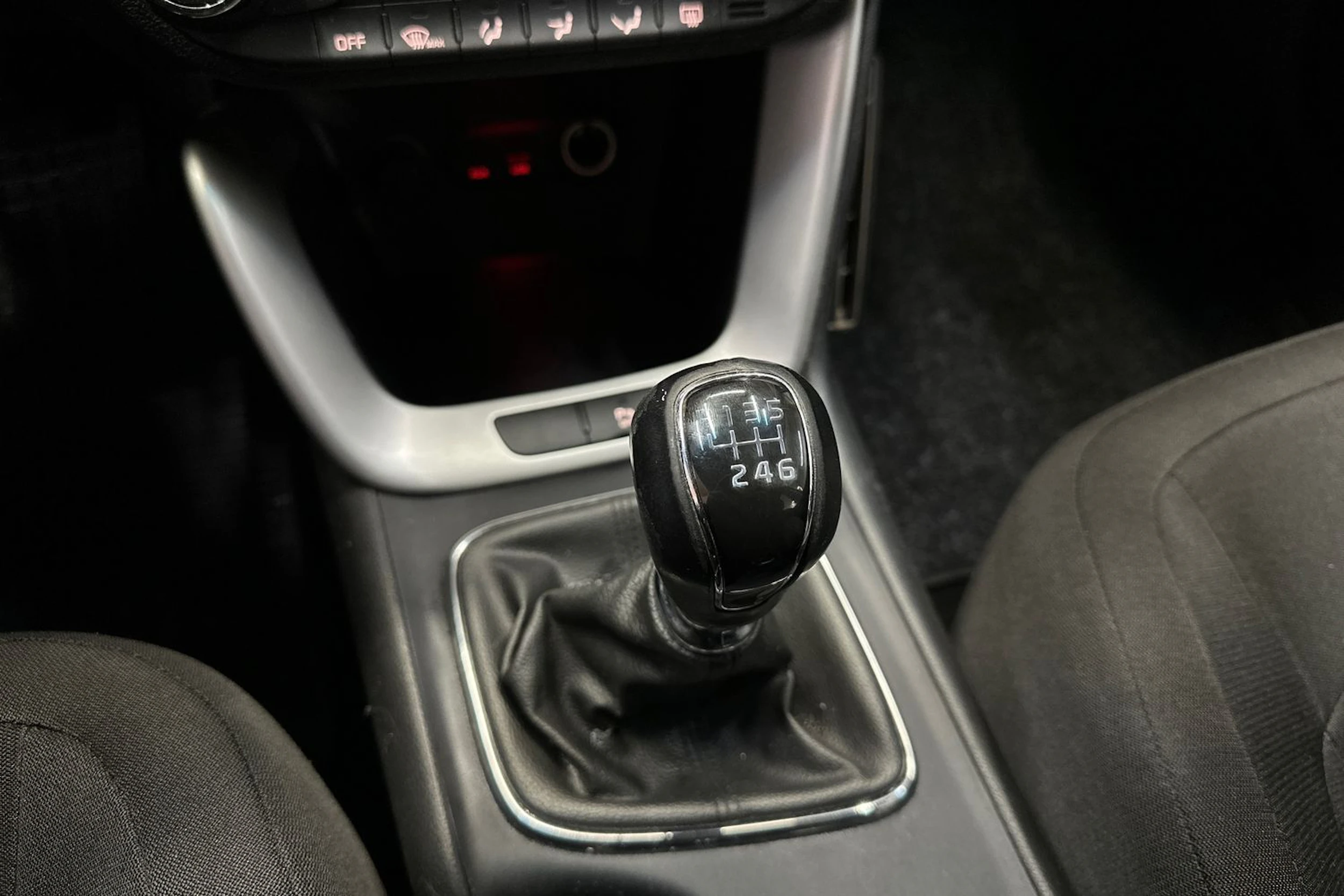 valkoinen Kia Ceed 2015 kuva 15.