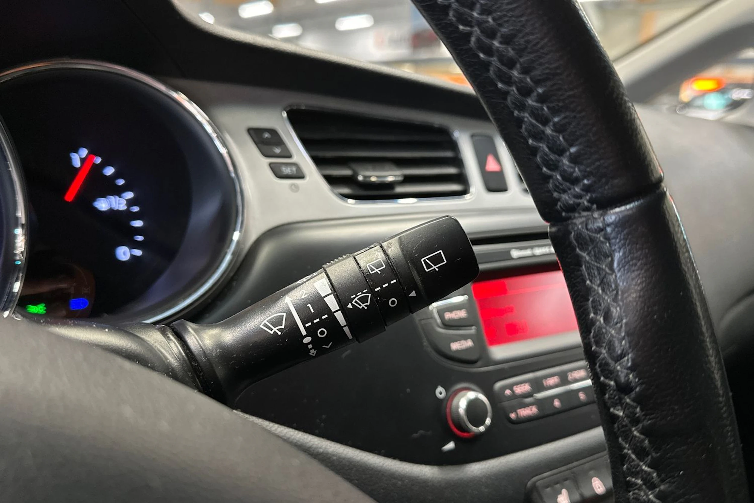 valkoinen Kia Ceed 2015 kuva 18.