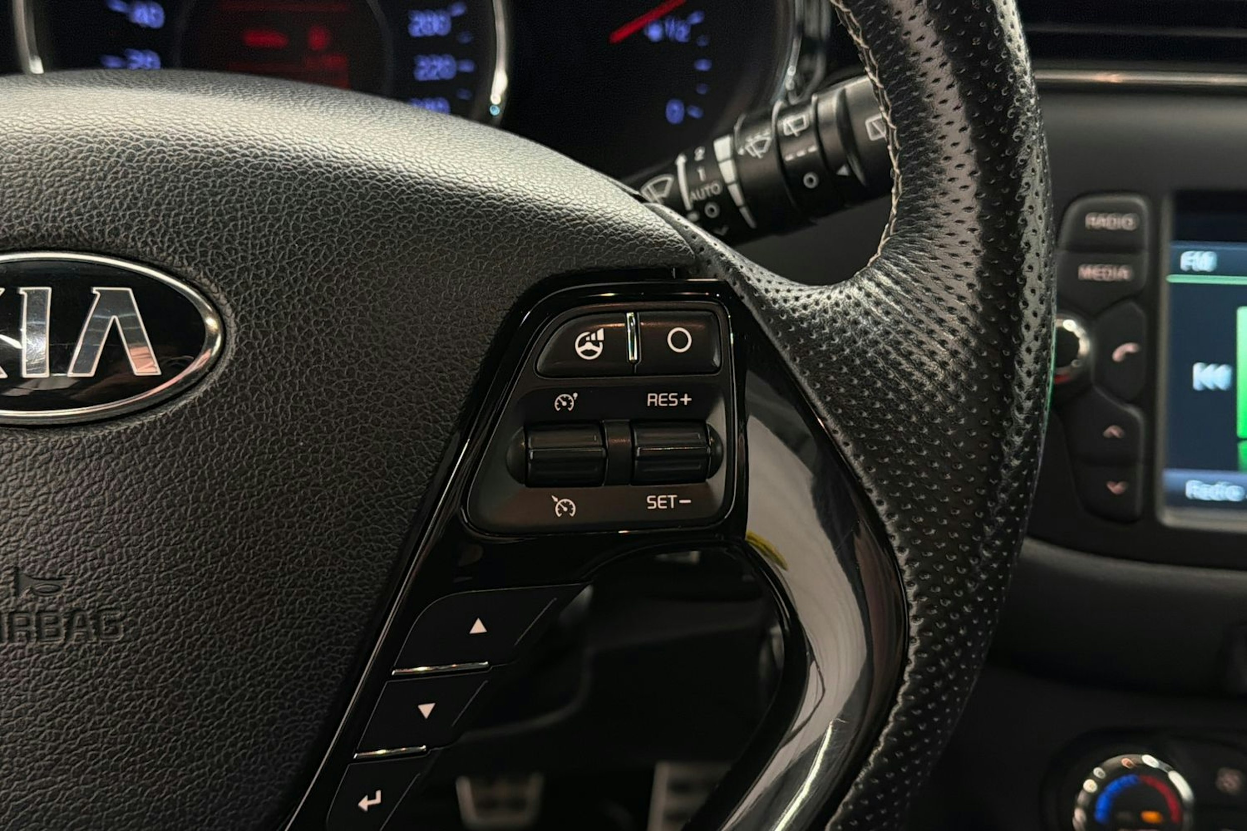 keltainen Kia cee'd 2015 kuva 14.