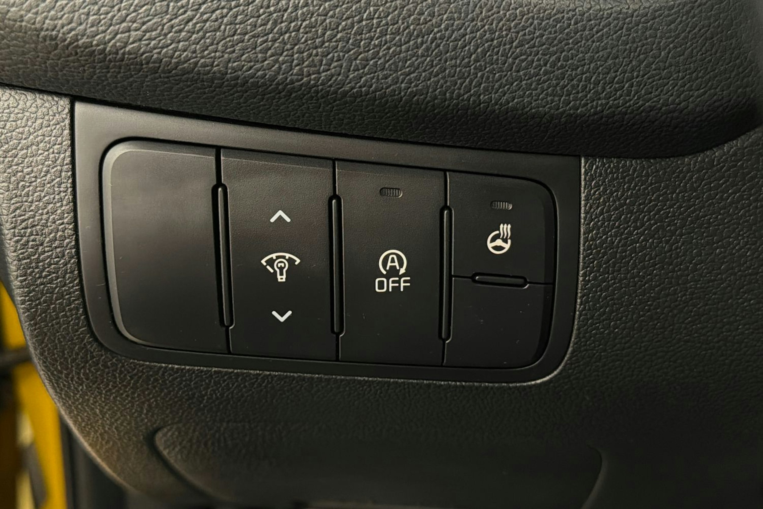 keltainen Kia cee'd 2015 kuva 15.