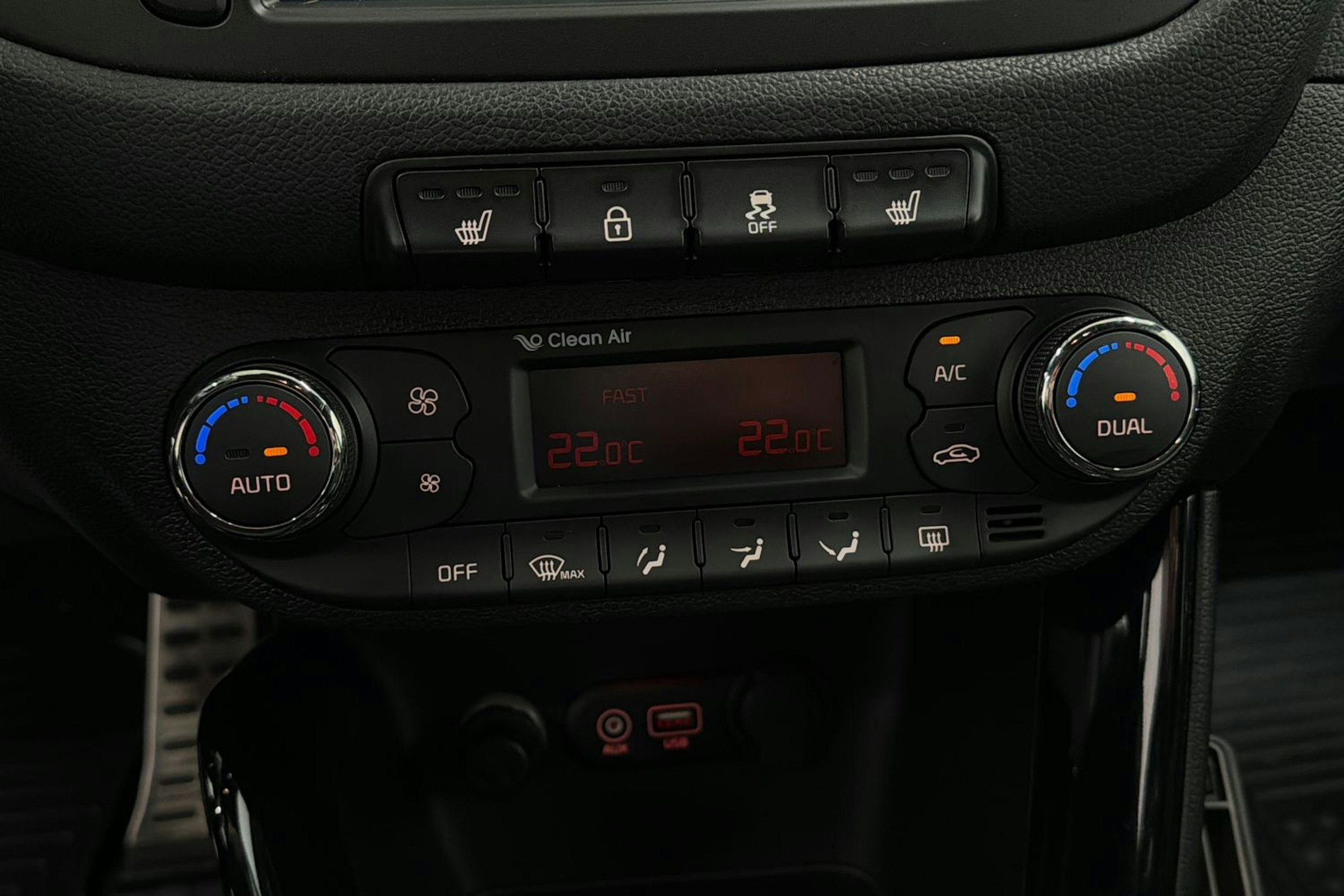 keltainen Kia cee'd 2015 kuva 20.