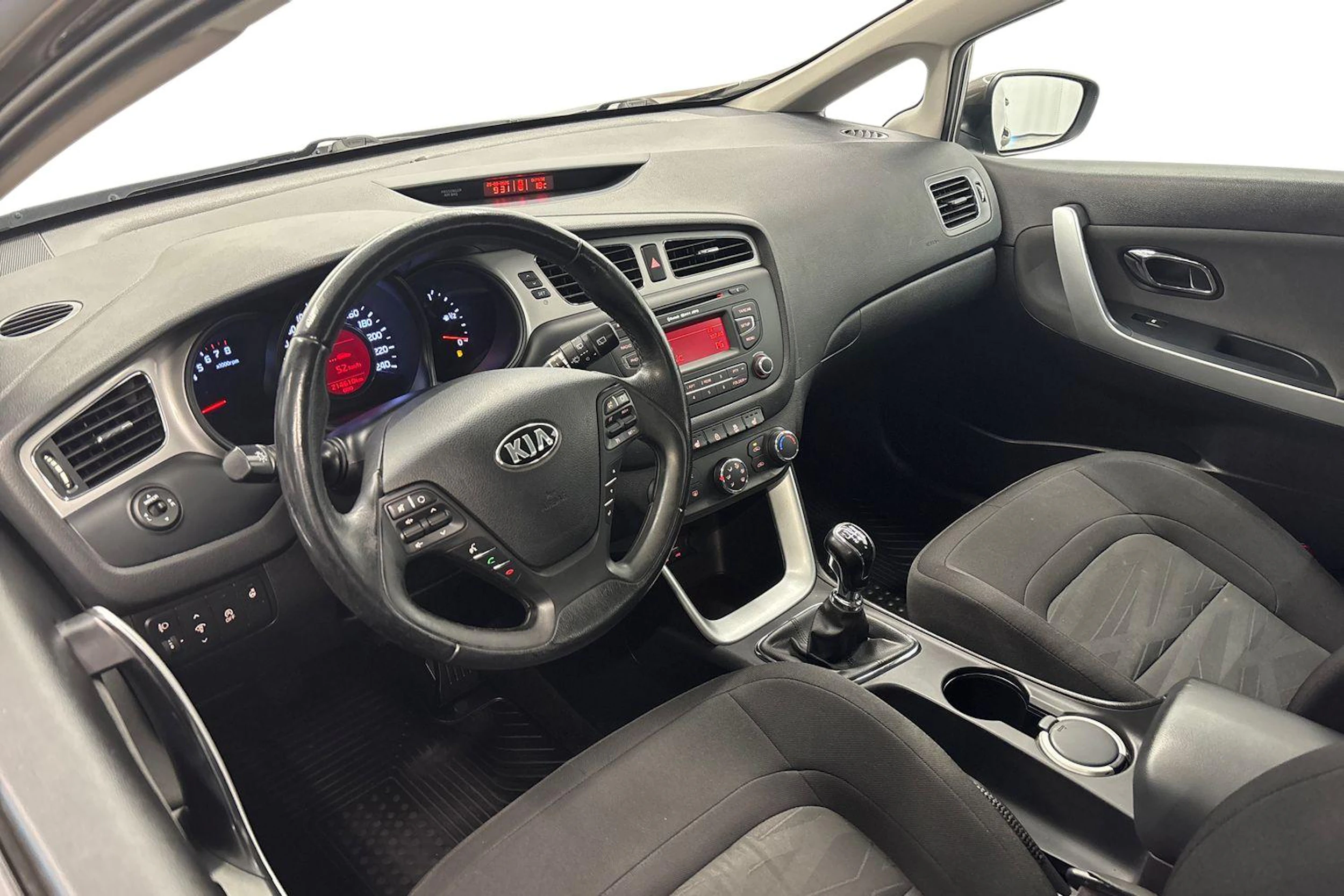 ruskea (beige) Kia Ceed 2015 kuva 6.