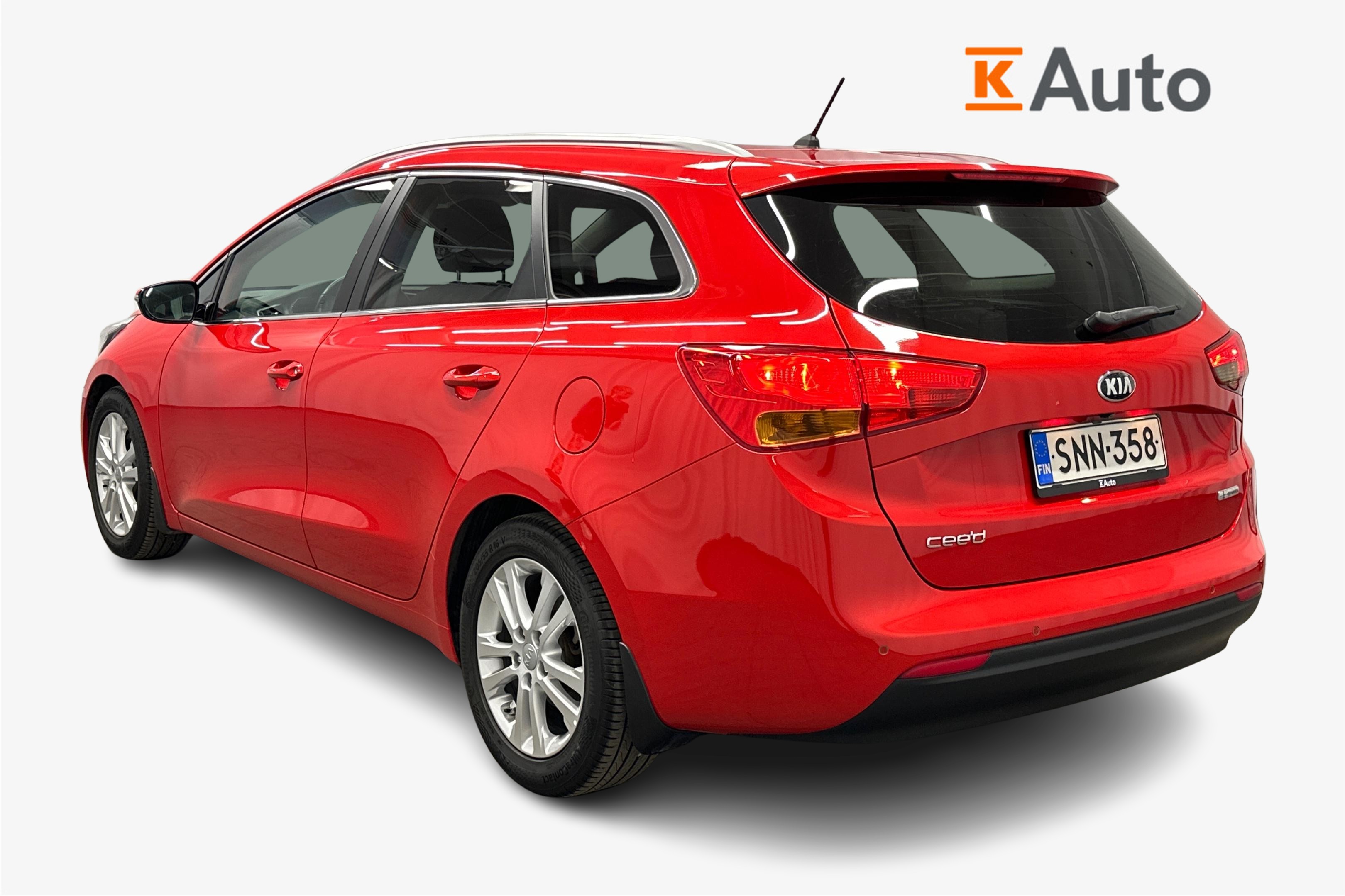 Kia Ceed 1,6 ISG EX SW EcoDynamics 2015, kuva 2/26