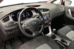 punainen Kia Ceed 2015 kuva 6.