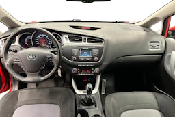 punainen Kia Ceed 2015 kuva 7.