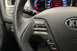 punainen Kia Ceed 2015 kuva 11.