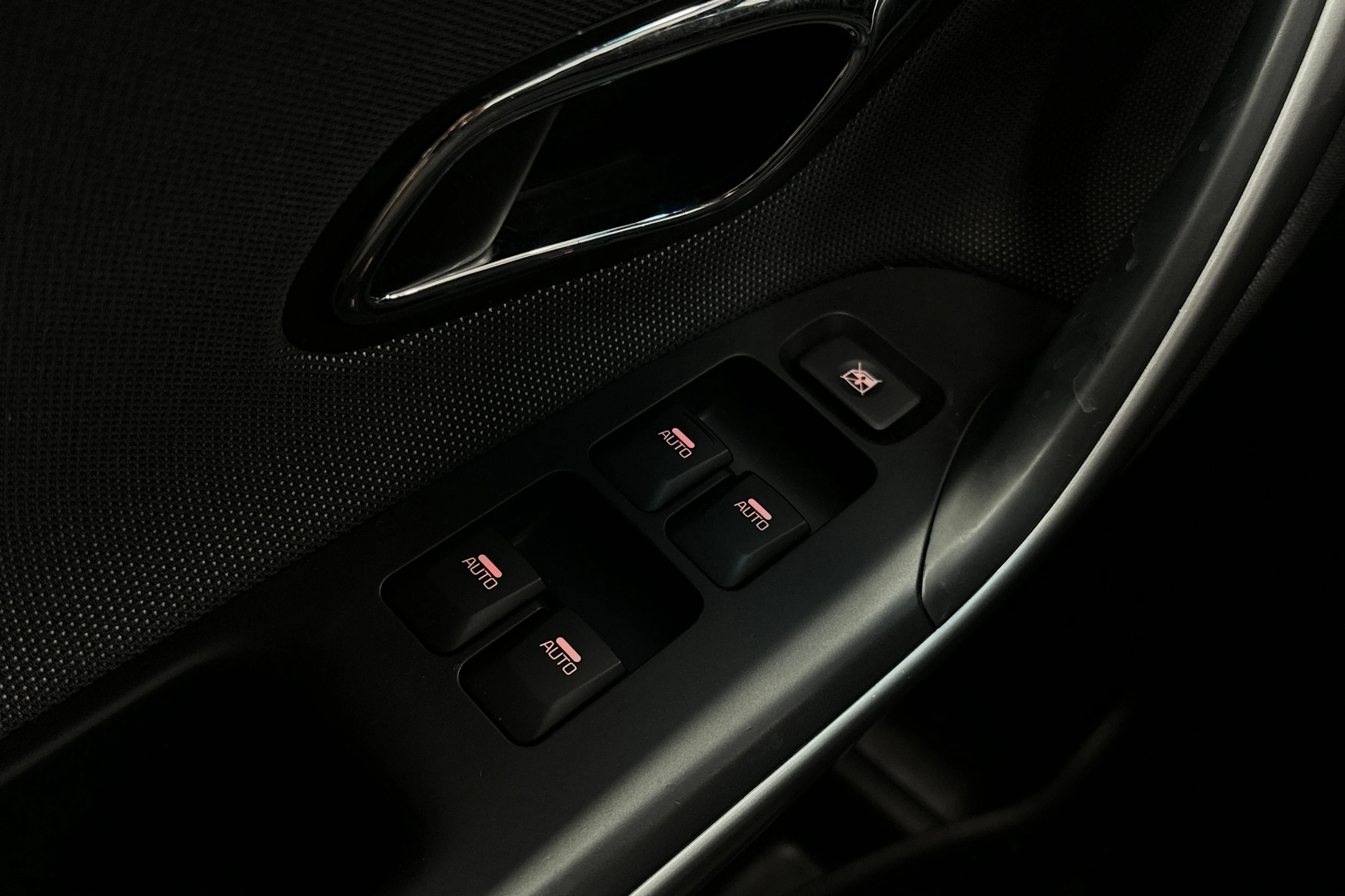 punainen Kia Ceed 2015 kuva 14.