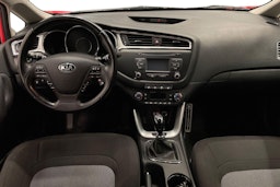 Punainen Kia cee'd 2016 kuva 7.