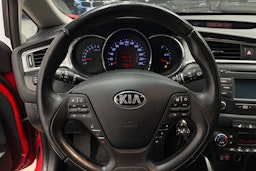 Punainen Kia cee'd 2016 kuva 15.