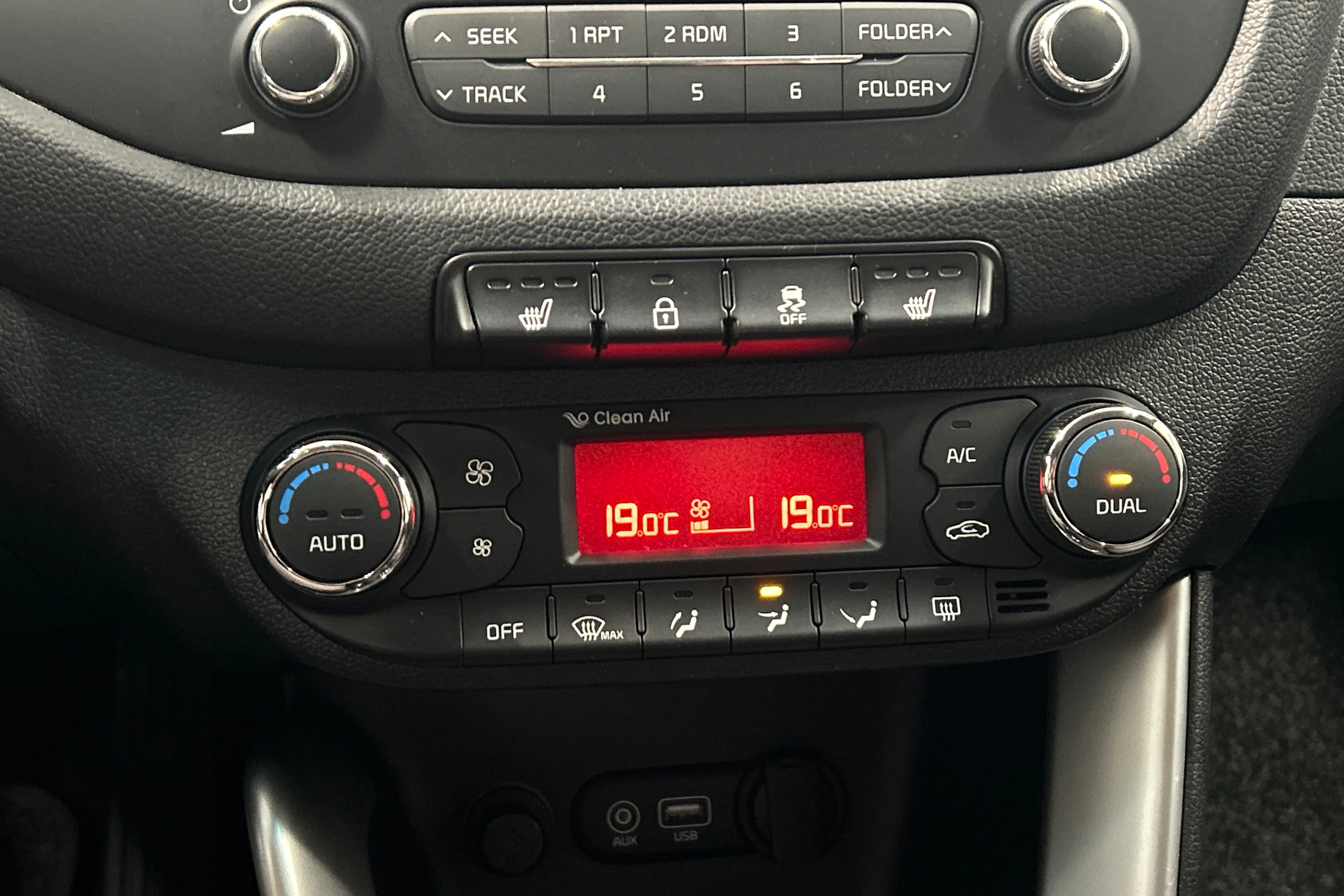 Musta Kia cee'd 2016 kuva 18.