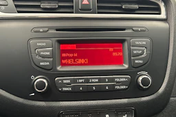 Musta Kia cee'd 2016 kuva 19.