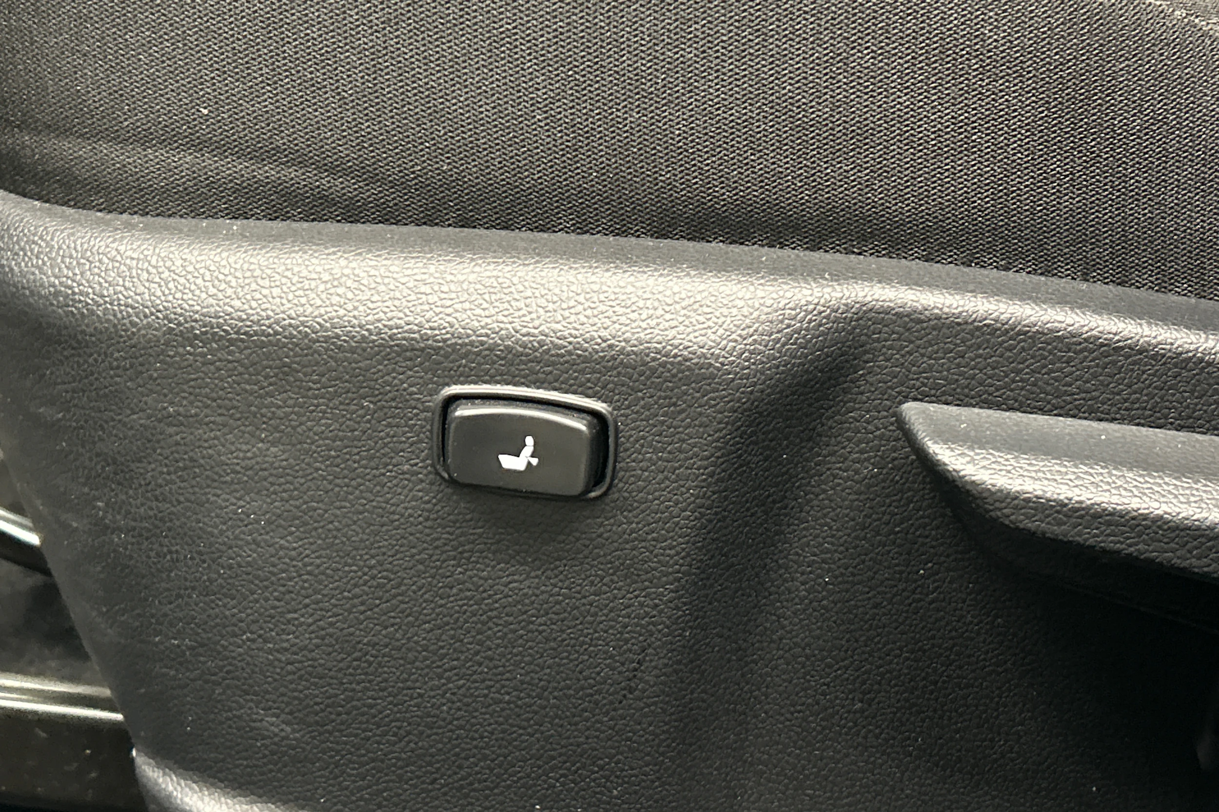 Musta Kia cee'd 2016 kuva 24.