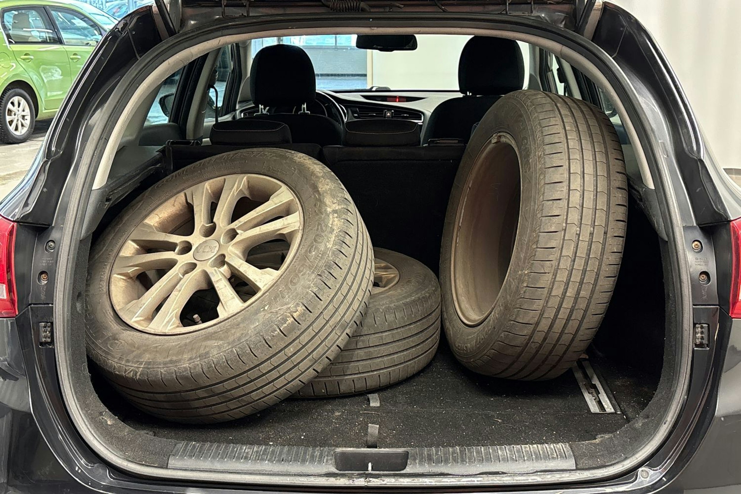 Musta Kia cee'd 2016 kuva 12.