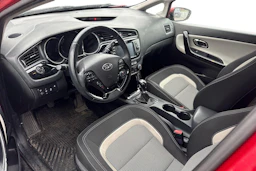 punainen Kia Ceed 2017 kuva 3.