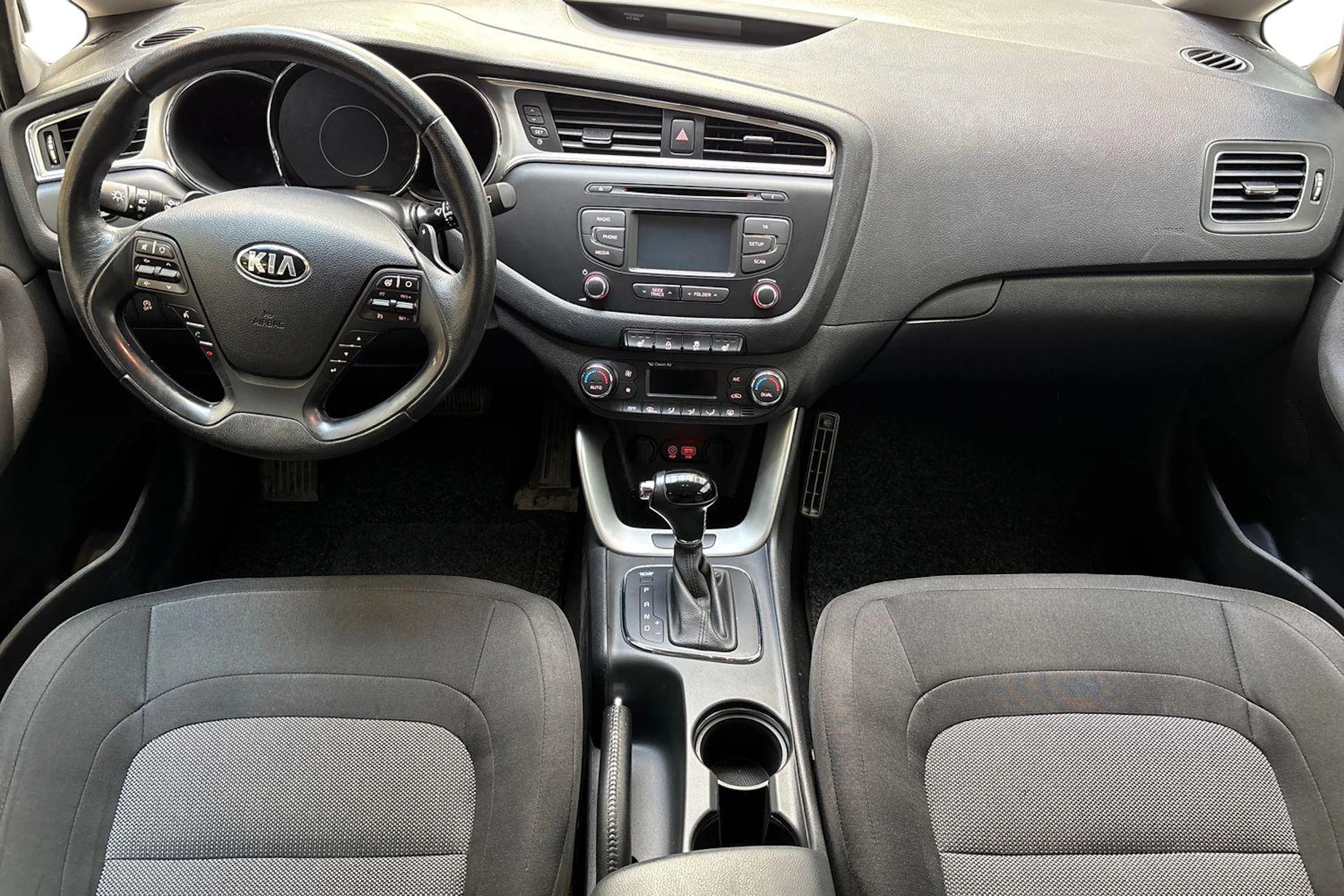 punainen Kia Ceed 2017 kuva 7.