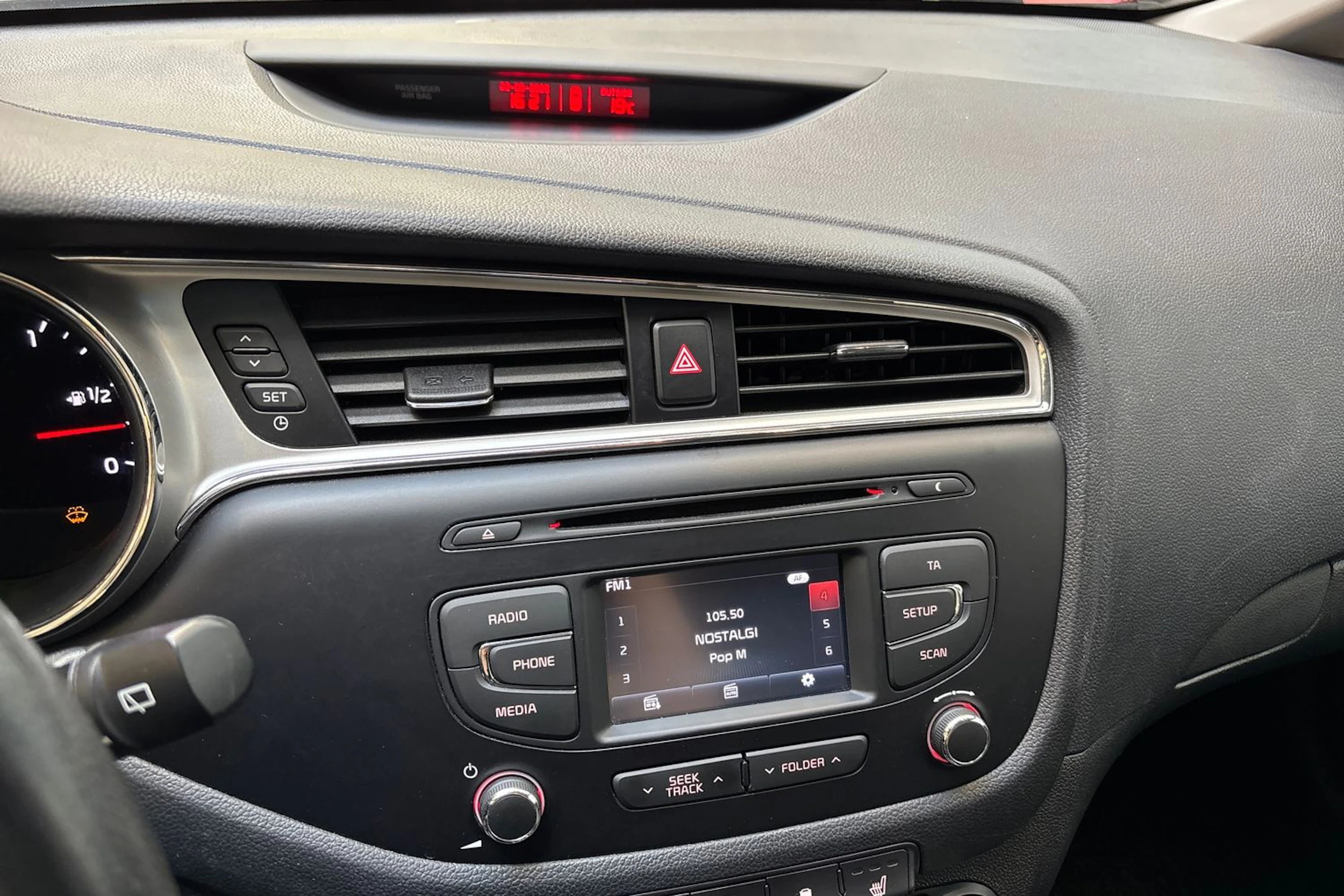 punainen Kia Ceed 2017 kuva 19.