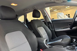 punainen Kia Ceed 2017 kuva 21.