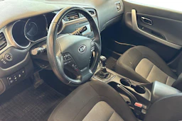 punainen Kia Ceed 2017 kuva 6.