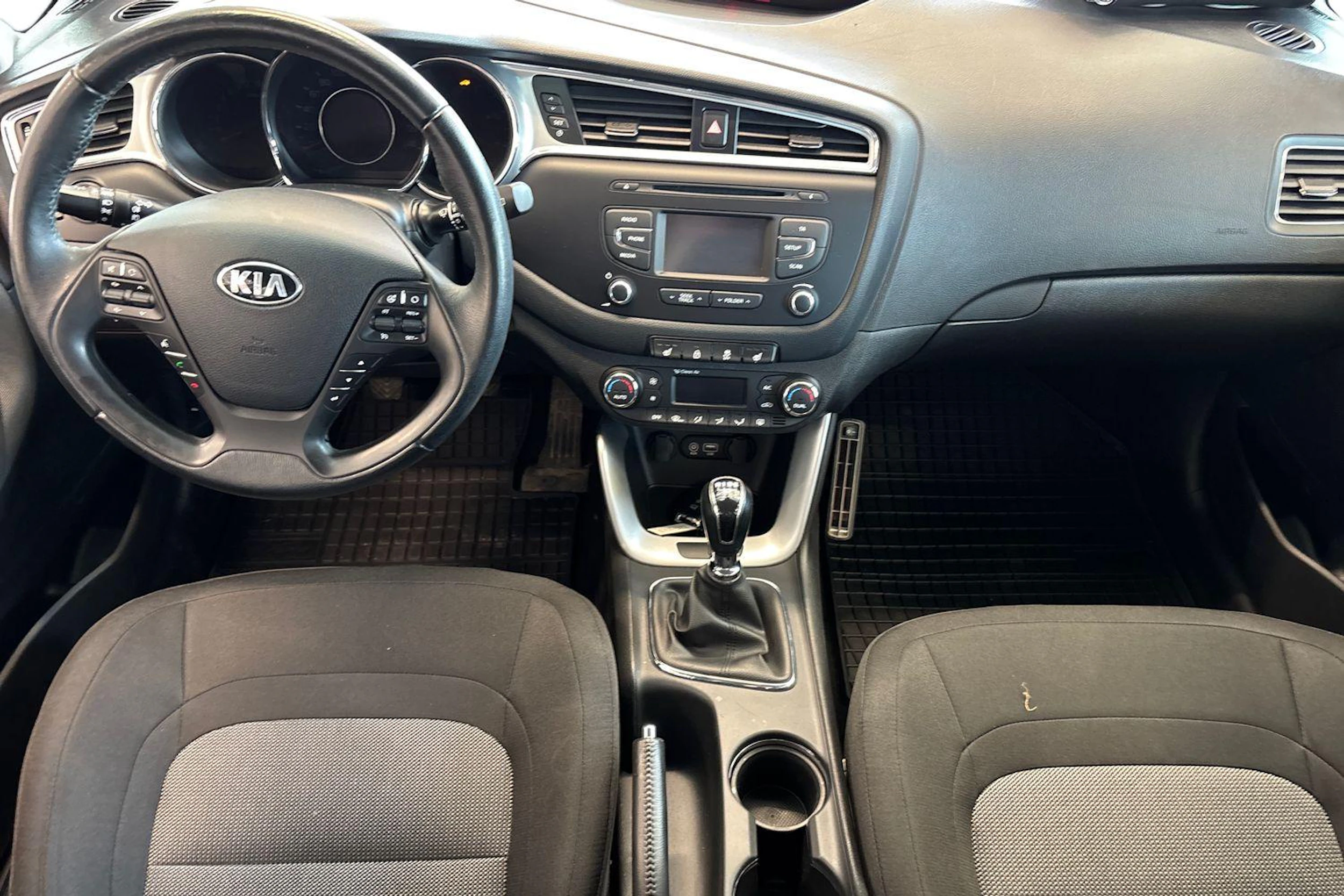 punainen Kia Ceed 2017 kuva 7.