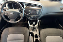 punainen Kia Ceed 2017 kuva 7.