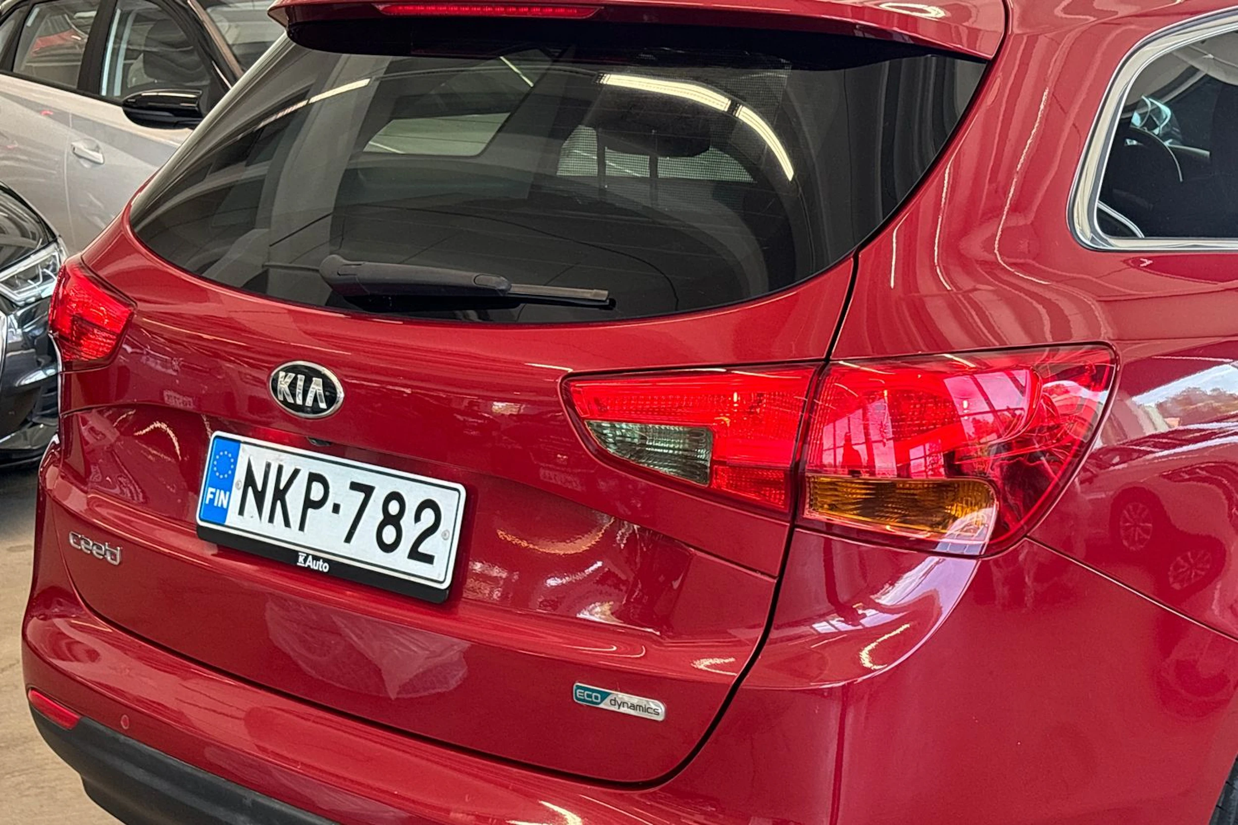 punainen Kia Ceed 2017 kuva 28.