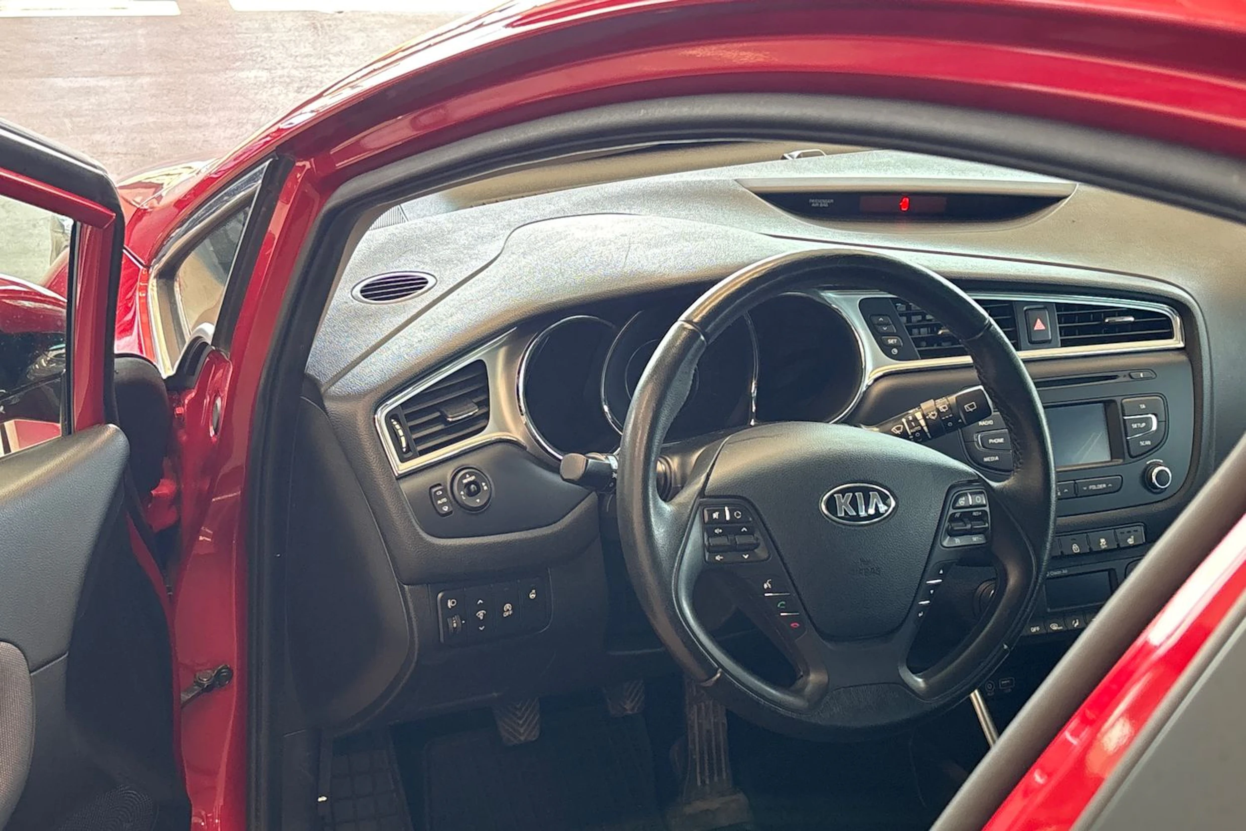 punainen Kia Ceed 2017 kuva 33.