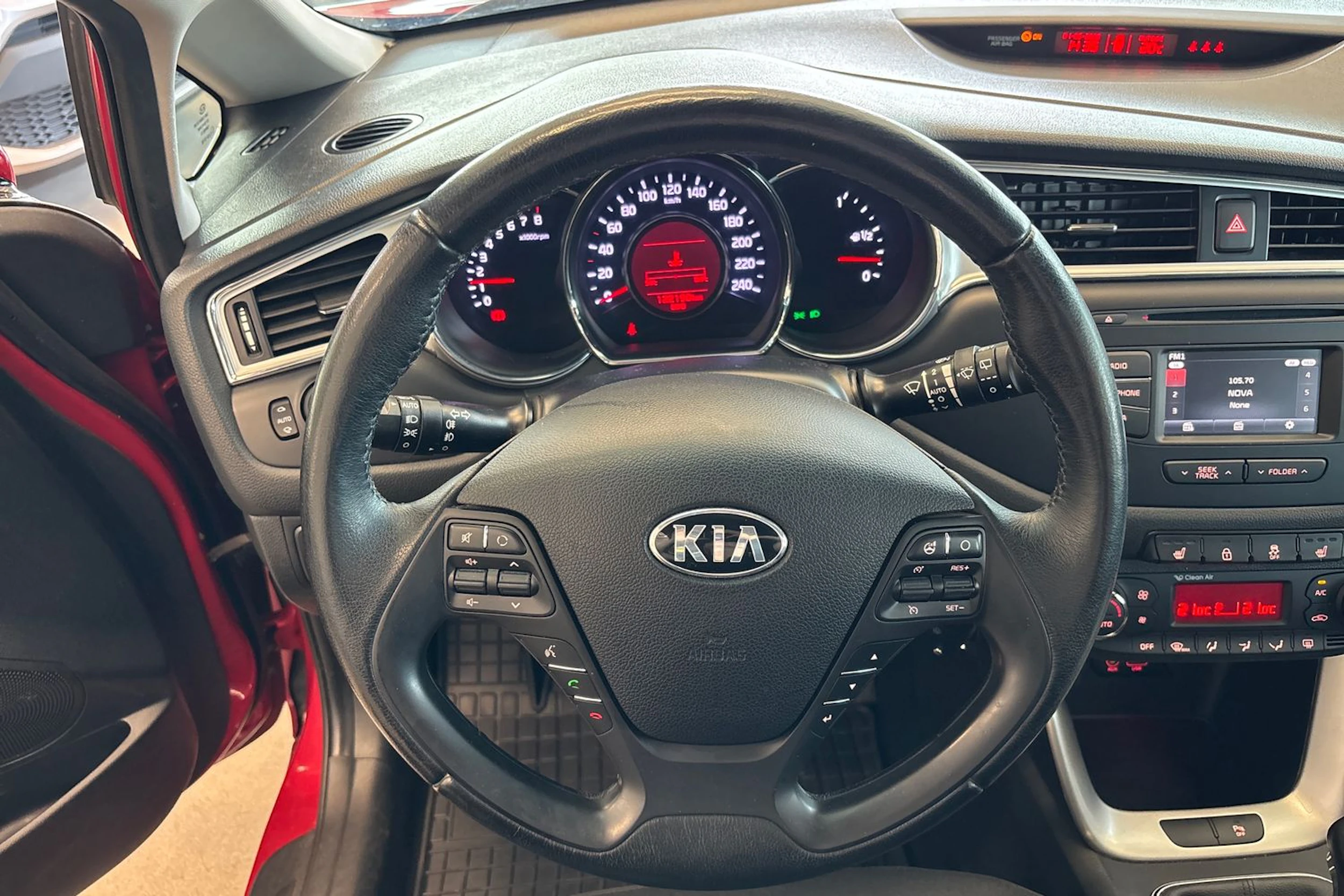 punainen Kia Ceed 2017 kuva 39.