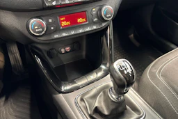 Valkoinen Kia Ceed 2018 kuva 23.