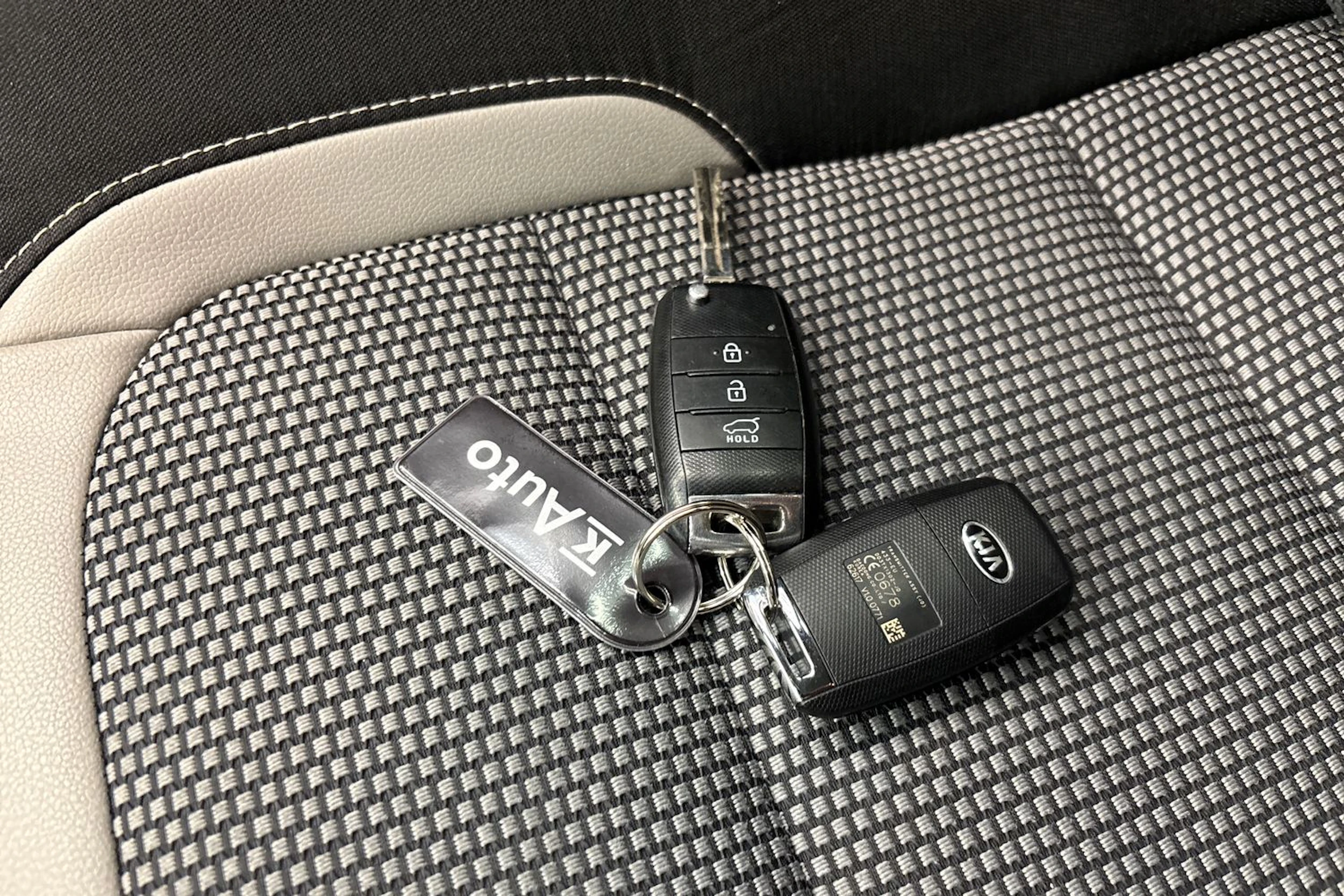 Valkoinen Kia Ceed 2018 kuva 25.