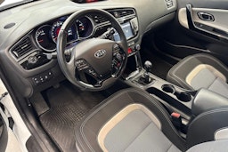 Valkoinen Kia cee'd 2018 kuva 7.