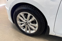 Valkoinen Kia cee'd 2018 kuva 11.