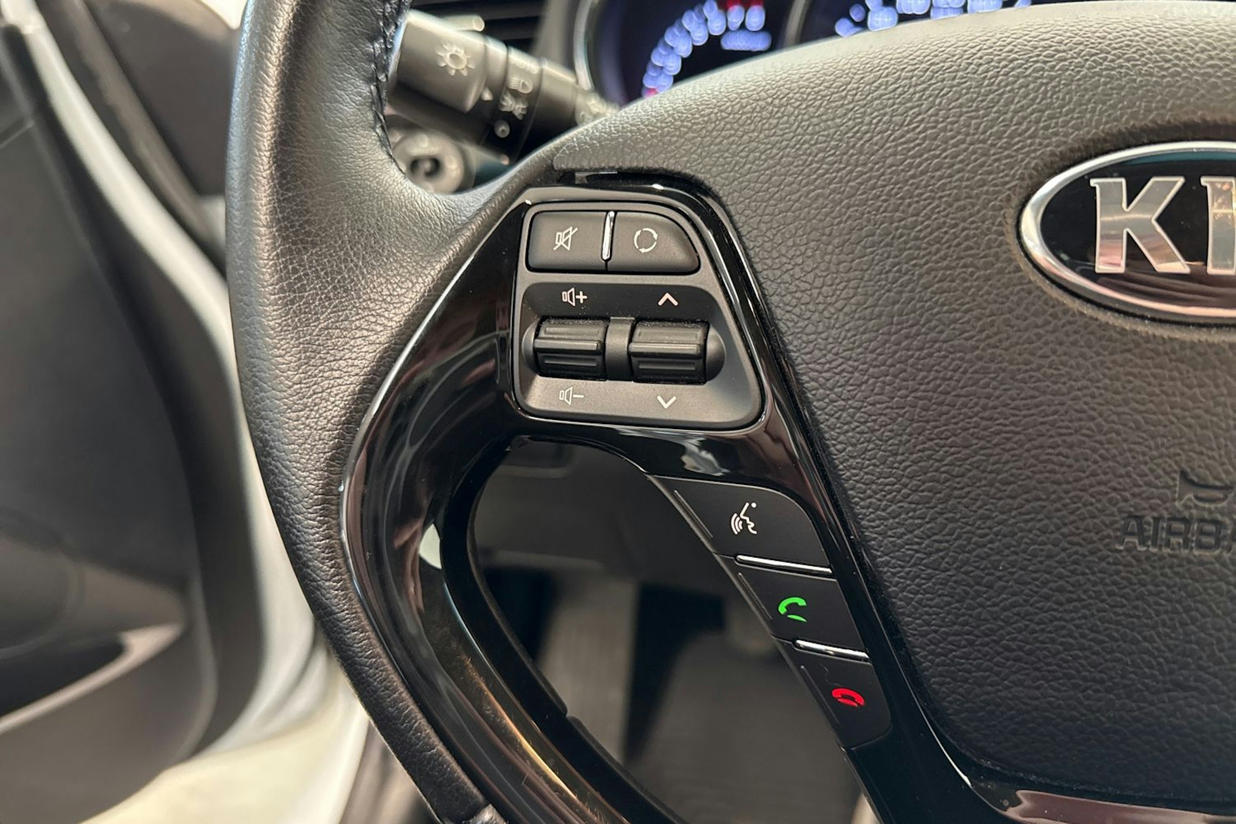 Valkoinen Kia cee'd 2018 kuva 15.