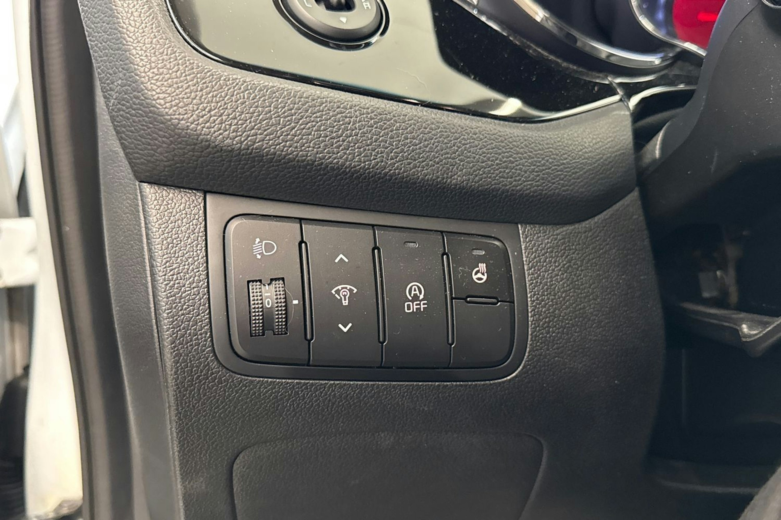Valkoinen Kia cee'd 2018 kuva 17.